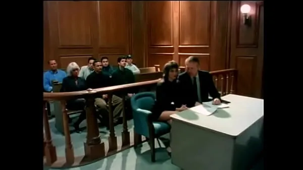 Μεγάλος Blonde public prosecutor and young brunette accused are doing each other in full view of judge in his room θερμός σωλήνας