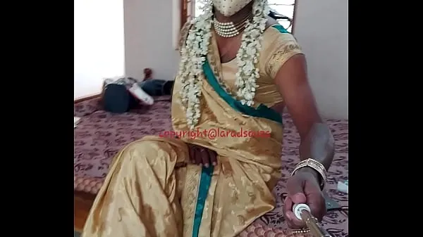 큰 Indian crossdresser model Lara D'Souza saree video 4 따뜻한 튜브