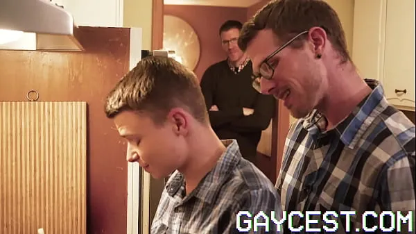 Grote GAYCEST - Little Austin Young banged by daddy in wild threeway warme buis