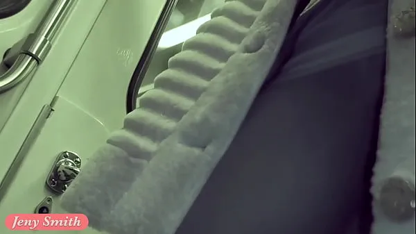Große Eine U-Bahn tastend vor der Kamera gefangenwarme Röhre