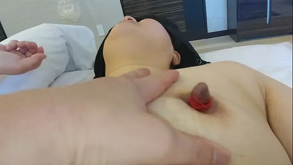 بڑی After sucking the nipple of her beloved wife Yukie, wrap it with a string to prevent it from returning گرم ٹیوب