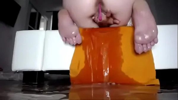 Grote Slut cums all over the floor after she got fucked by bigcock warme buis