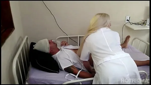 Duża Nurse fucks with a patient at the clinic hospital ciepła tuba