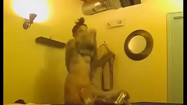 큰 Athletic brunette gets naked on dressing room spy cam 따뜻한 튜브