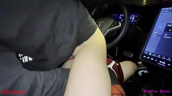 Μεγάλος Fucking Hot Teen Tinder Date In My Car Self Driving Tesla Autopilot θερμός σωλήνας
