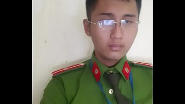 Stort Vietnamese police videos call with straight muscles varmt rør