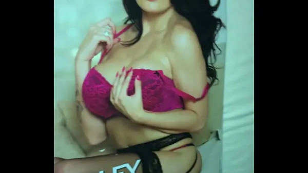 cum on a big boobs magazine 01 Tabung hangat yang besar