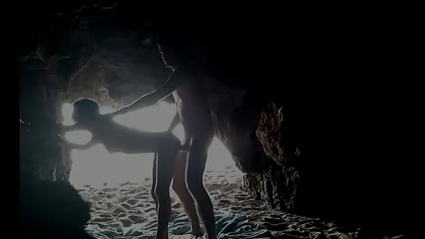 Μεγάλος At the beach, hidden inside the cave θερμός σωλήνας