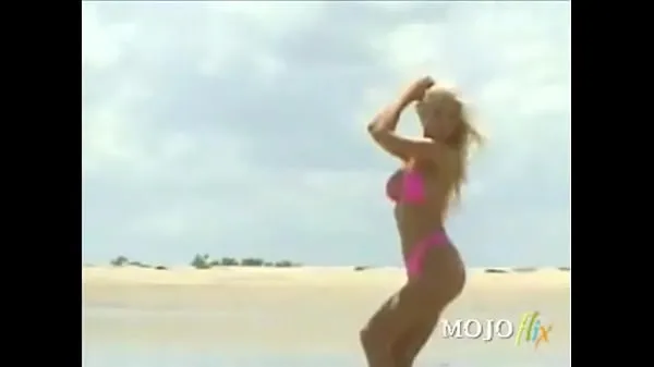 Nagy Victoria Silvstedt in Naked Wild On (compilation meleg cső