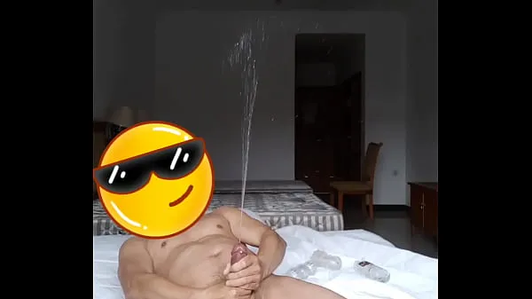 Μεγάλος Play cock masturbation in a small hotel θερμός σωλήνας