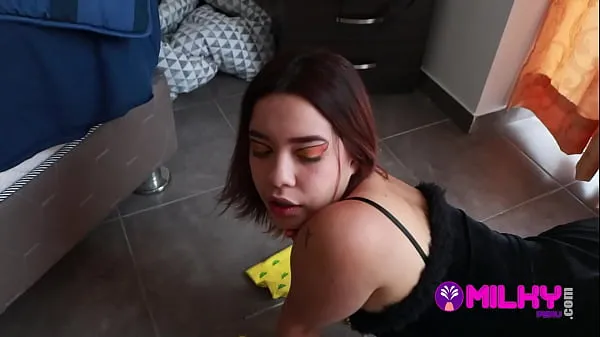 Stort Venezuelan cleaning lady fucks while eliminating covid-19 ... She took the semen from the floor to keep her job varmt rør