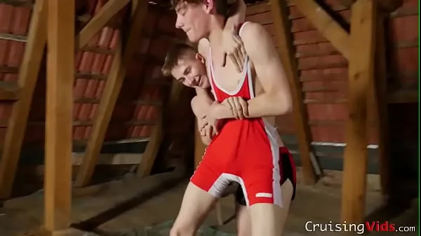 Grote Teen wrestler gets cum in mouth warme buis