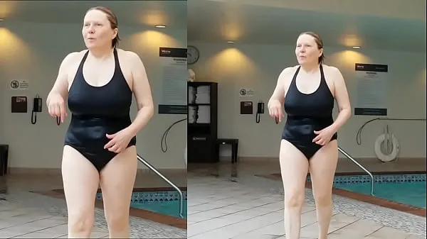 Sexy Grandma is Sexy at 66 in a black swimsuit Tabung hangat yang besar