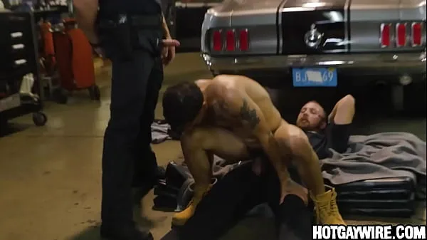 Two horny cops fucking a thug (part 3 أنبوب دافئ كبير
