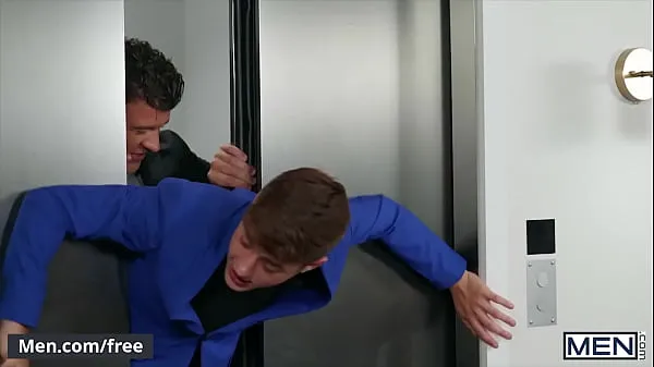 بڑی Stud (JJ Knight) Eats Out Twinks (Joey Mills) Tight Small Butt Pounds Him In An Elevator - Men - Follow and watch Joey Mills at گرم ٹیوب