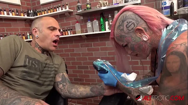 बड़ी Big titty Evilyn Ink tattoos Sascha then gets fucked गर्म ट्यूब