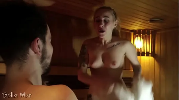 큰 Curvy hottie fucking a stranger in a public sauna 따뜻한 튜브