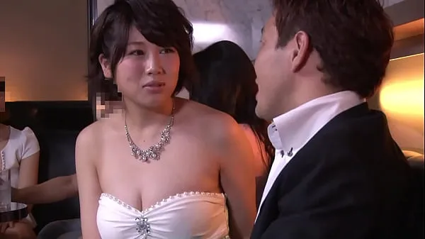 Big Keep an eye on the exposed chest of the hostess and stare. She makes eye contact and smiles to me. Japanese amateur homemade porn. No2 Part 2 warm Tube
