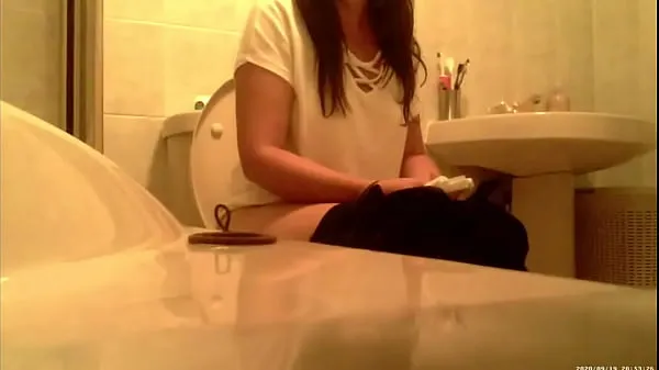 Big Toilet cam caught sister in law taking a pee warm Tube