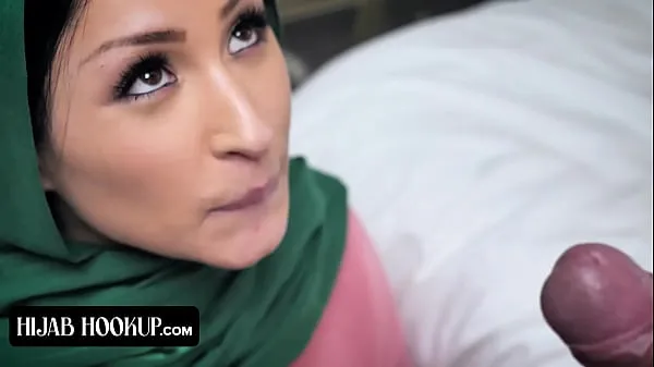Stort Shy But Curious - Hijab Hookup New Series By TeamSkeet Trailer varmt rør