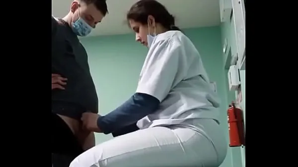 Μεγάλος Nurse giving to married guy θερμός σωλήνας