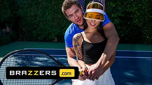 Big Xander Corvus) Massages (Gina Valentinas) Foot To Ease Her Pain They End Up Fucking - Brazzers warm Tube
