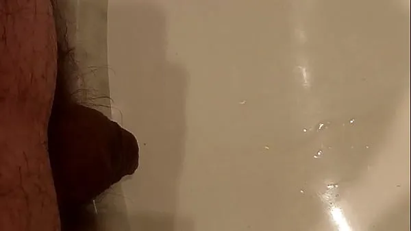 pissing in sink compilation أنبوب دافئ كبير