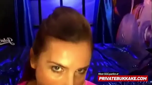 Veľká Totally naked girl does anal during a bukkake session teplá trubica