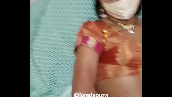 Stort Lara D'Souza the sissyslut varmt rør