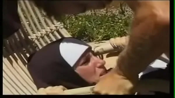 Velká The Nun Story teplá trubice
