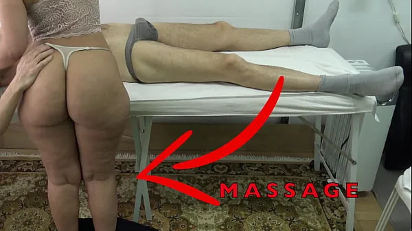 Maid Masseuse with Big Butt let me Lift her Dress & Fingered her Pussy While she Massaged my Dick أنبوب دافئ كبير