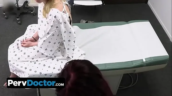 بڑی Skinny Teen Patient Gets Special Treatment Of Her Twat From Horny Doctor And His Slutty Nurse گرم ٹیوب