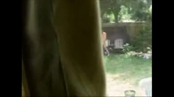 Duża Voyeur Watches Teen Fucking In the Garden ciepła tuba