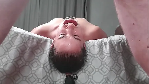 Ống ấm áp Upside down piss loving whore laying face down from bed swallows piss in two non identical camera angles lớn