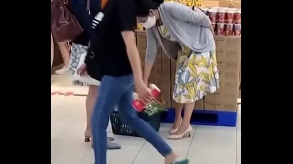 Velká 2 vietnamese upskirt in the mall teplá trubice