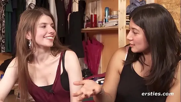 Nagy German Girls Fulfill Their Strap-On Fantasies meleg cső