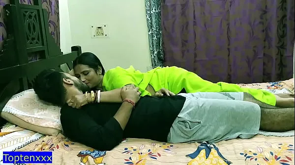 بڑی Indian xxx milf aunty ko shat first time sex but caught us and he demands sex گرم ٹیوب