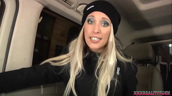 Stort Uma and Jena picking up stranger on the streets to have sex in the car, facial cum included varmt rør