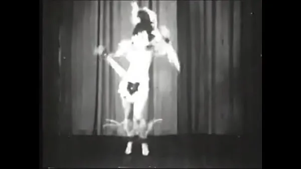 Old retro dance with striptease elements أنبوب دافئ كبير