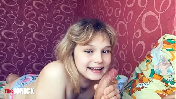 Veľká Naughty Stepdaughter gives blowjob to her / cum in mouth teplá trubica