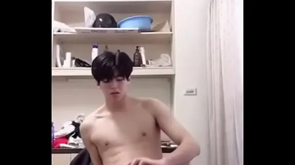 Beautiful Korean Boy Masturbates Alone On Webcam Tabung hangat yang besar