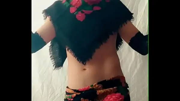 sissy dancing arabic dance Tabung hangat yang besar