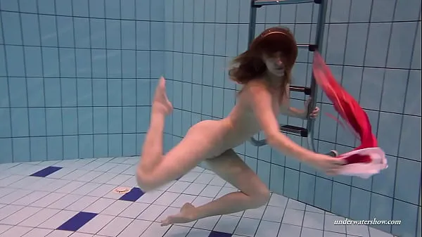 Duża Bultihalo is a super beautiful sexy girl underwater ciepła tuba