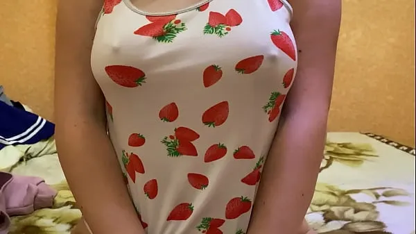 Stort Sweet girl Strawberry shows her big tits and masturbates in closeup - TomaStevi varmt rör
