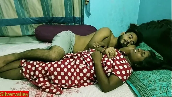Stort Indian teen couple viral hot sex video!! Village girl vs smart teen boy real sex varmt rør
