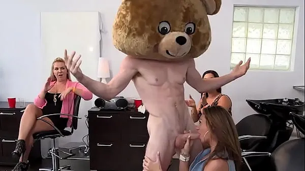 Velika DANCINGBEAR - Interracial Crew Of Cock Hungry Whores Eating Male Strippers Alive topla cev