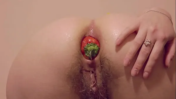 Ống ấm áp Best Extreme Vegetable Anal Insertion! Doggy style brunette fucks her hairy asshole and shows her gaping booty. Homemade fetish in the kitchen lớn