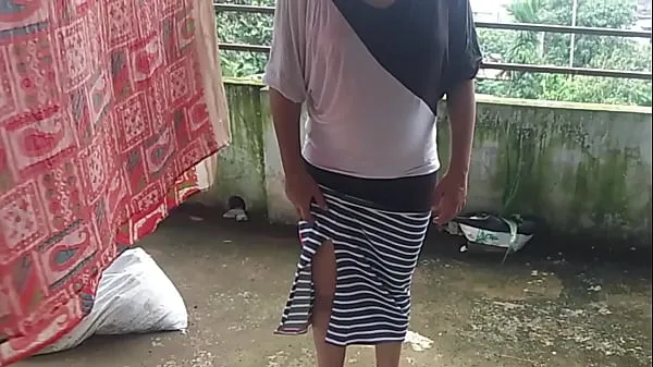Ống ấm áp Neighbor, who was drying clothes, seduced her sister-in-law and fucked her in the bedroom! XXX Nepali Sex lớn