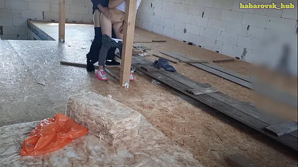 Gran esposa sexy se folló a un trabajador de la construccióntubo caliente