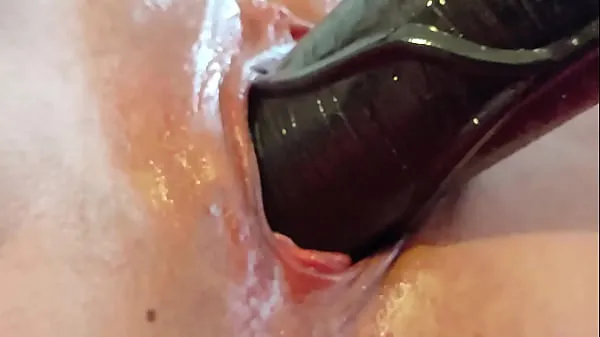 Close-up Big Cock Dildo Tabung hangat yang besar